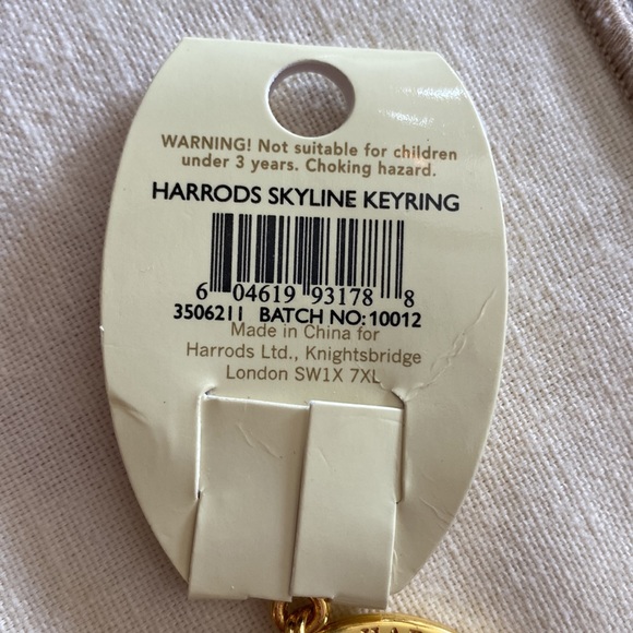 HARRODS SKYLINE KEYRING, Dark Green & Gold plated 3-pc set/ charm NWTAG attached - Picture 4 of 7